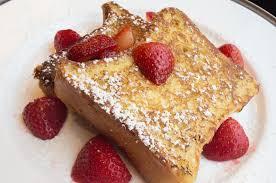 french toast with strawberries